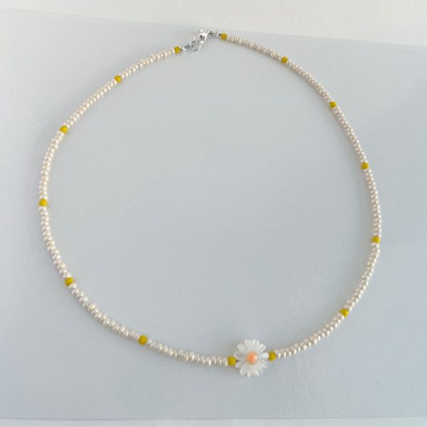 Daisy Choker